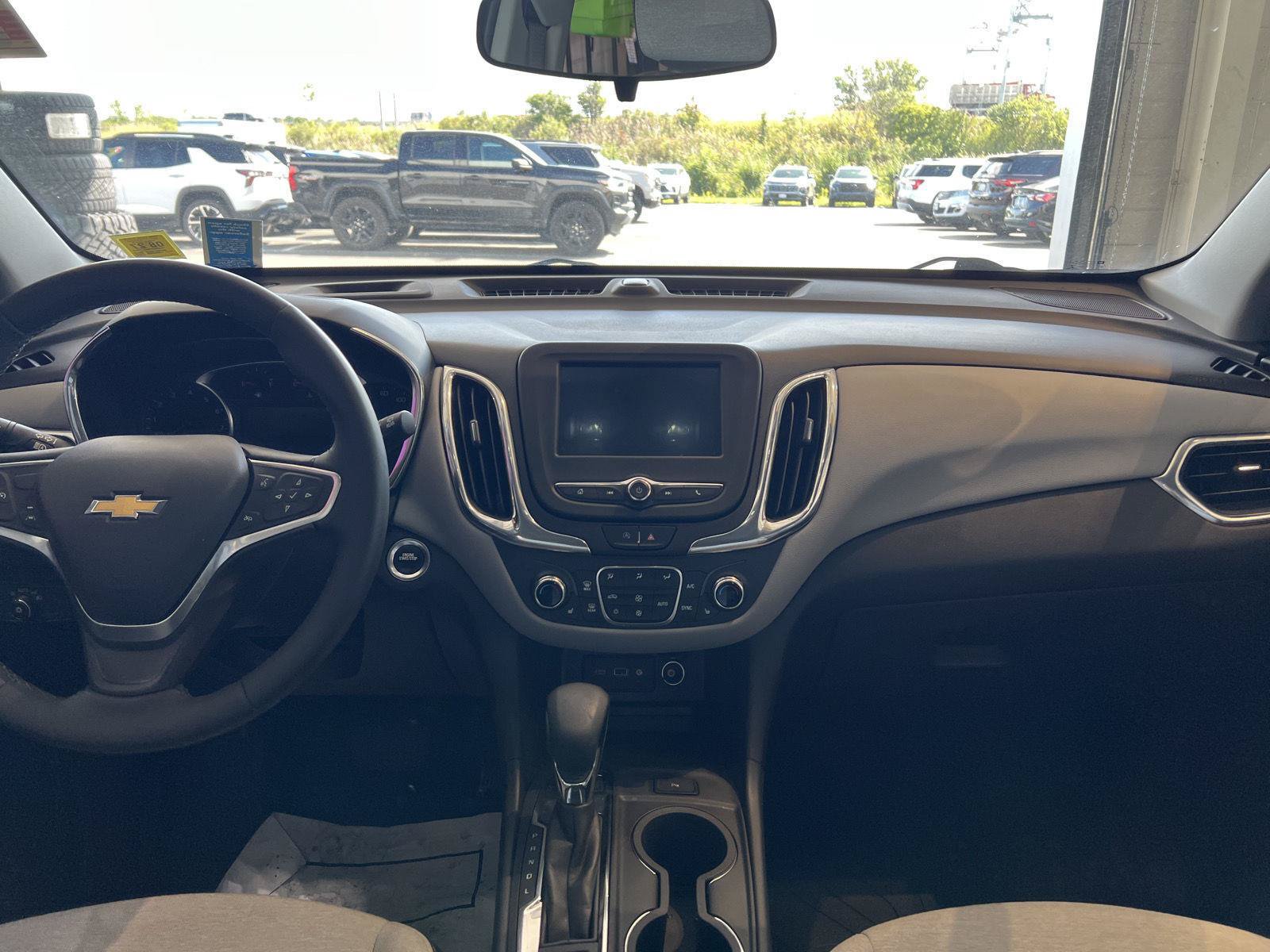 Used 2023 Chevrolet Equinox LT AWD/4WD image 12
