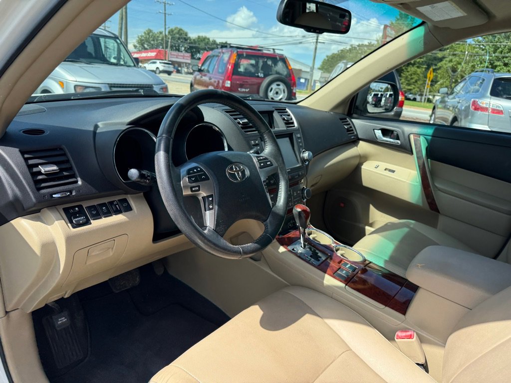 Used 2012 Toyota Highlander Limited image 10