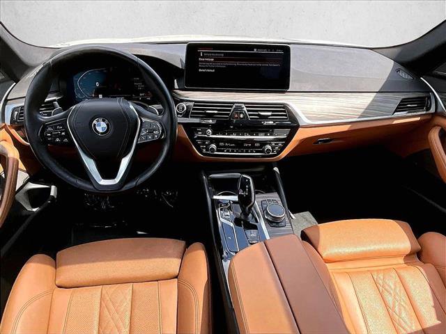 Used 2022 BMW 530i w/ Premium Package image 15