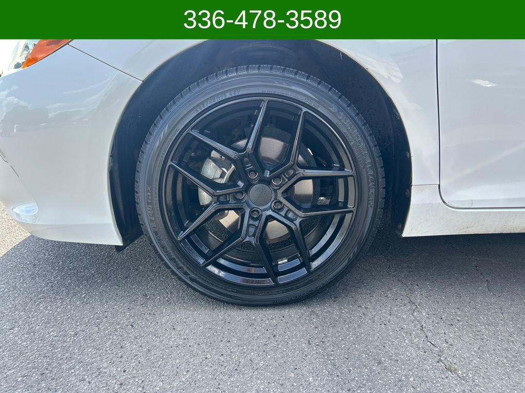 Used 2016 Toyota Camry SE FWD image 25