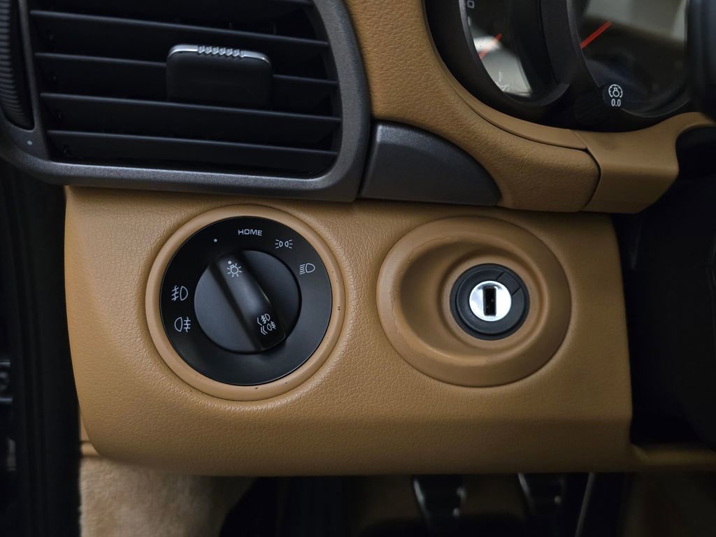 Used 2008 Porsche 911 Carrera 4 image 8