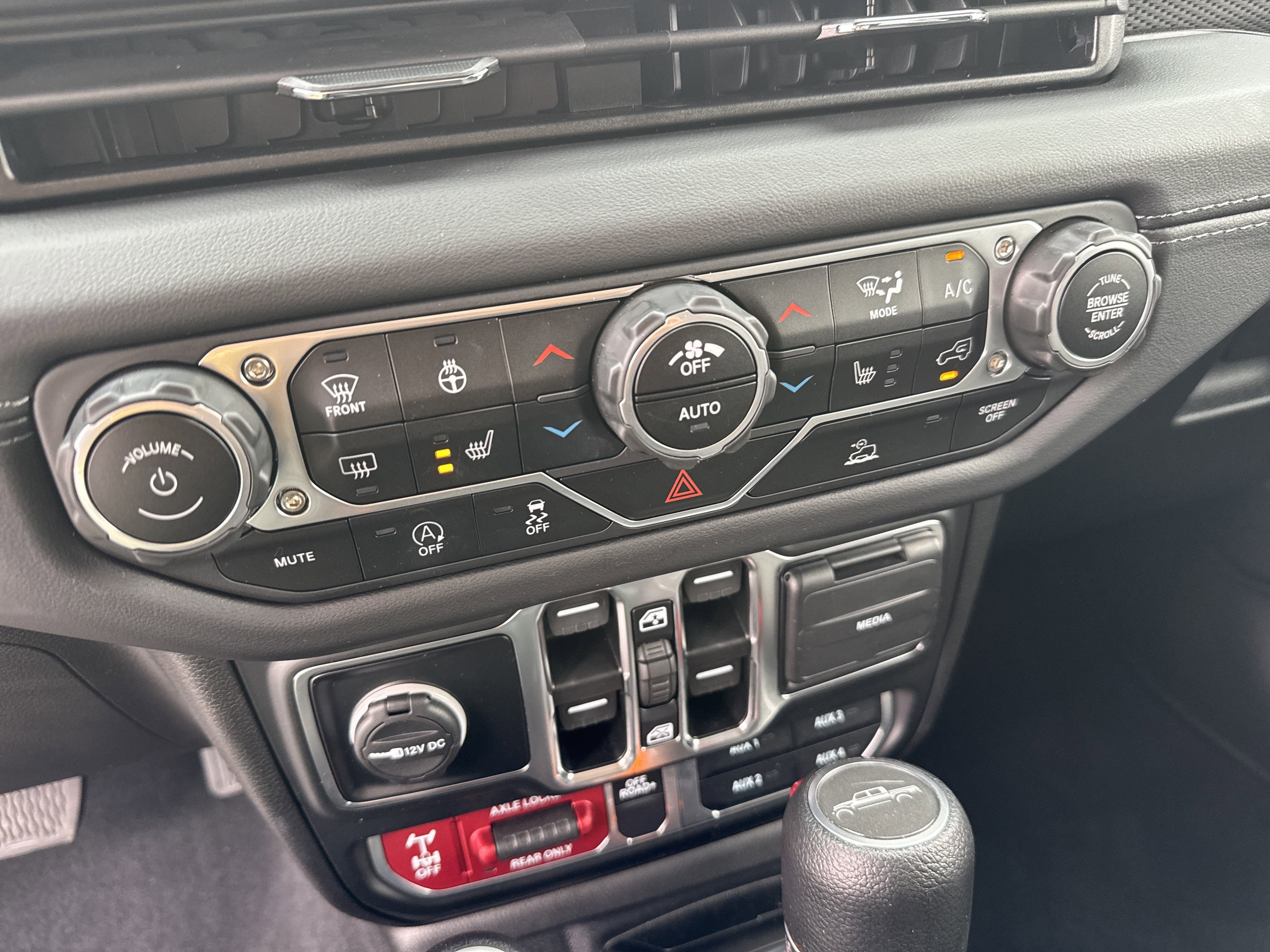 Used 2025 Jeep Gladiator Mojave w/ Convenience Group image 33