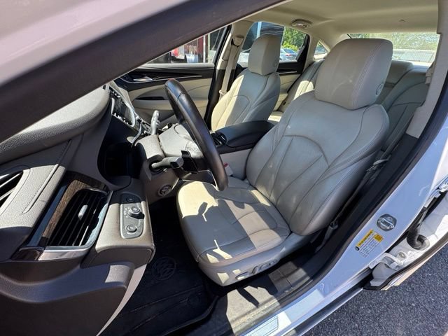 Used 2018 Buick LaCrosse Premium FWD image 9
