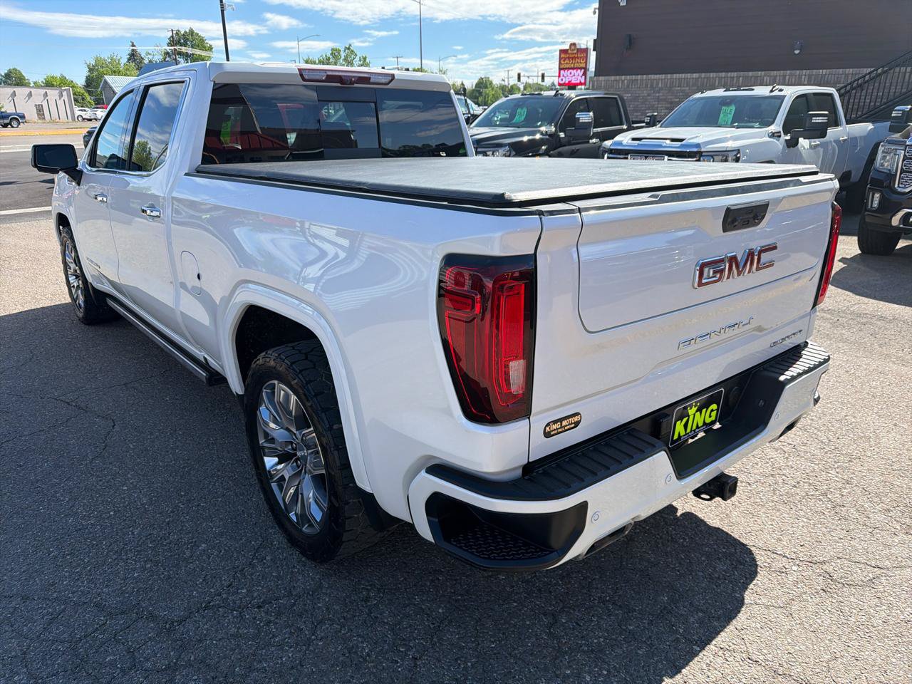 Used 2023 GMC Sierra 1500 Denali w/ Denali Reserve Package AWD/4WD image 4