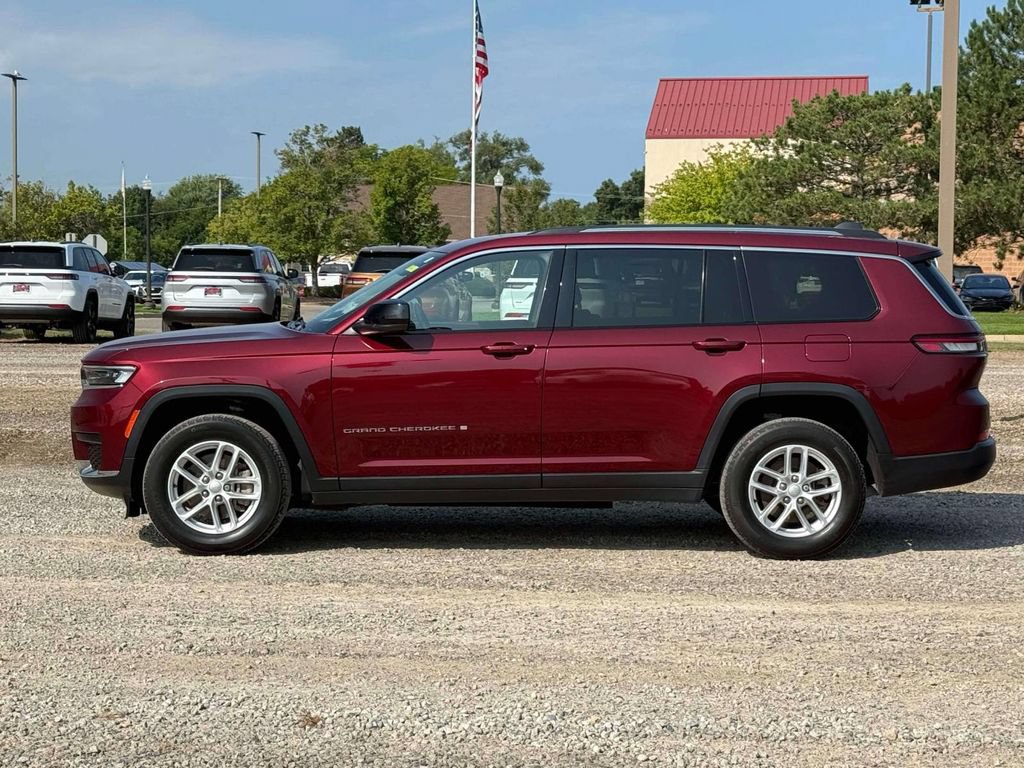 Used 2022 Jeep Grand Cherokee L Laredo w/ Luxury Tech Group I AWD/4WD image 9
