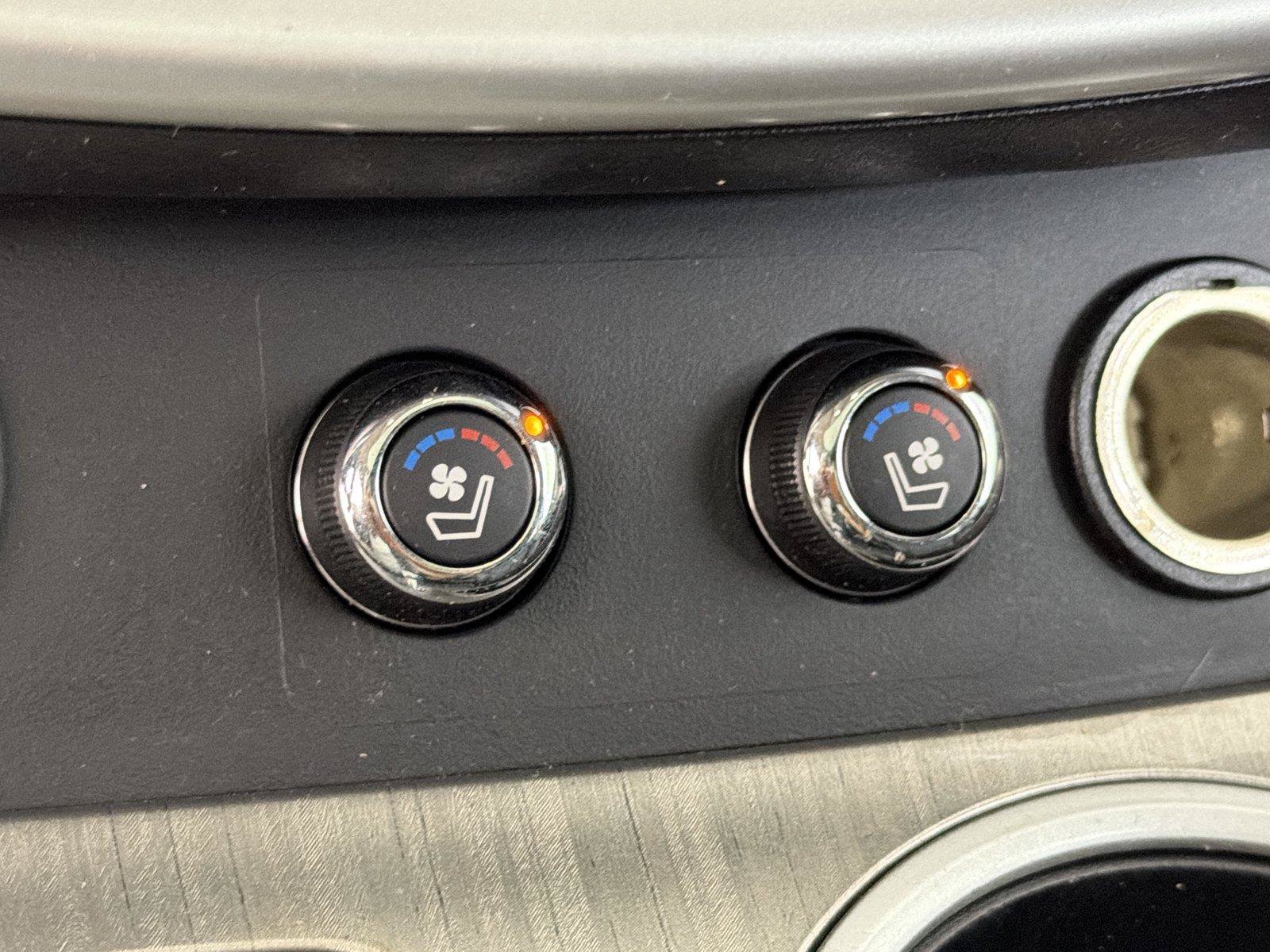 Used 2015 Nissan Murano Platinum w/ Platinum Technology Package FWD image 11