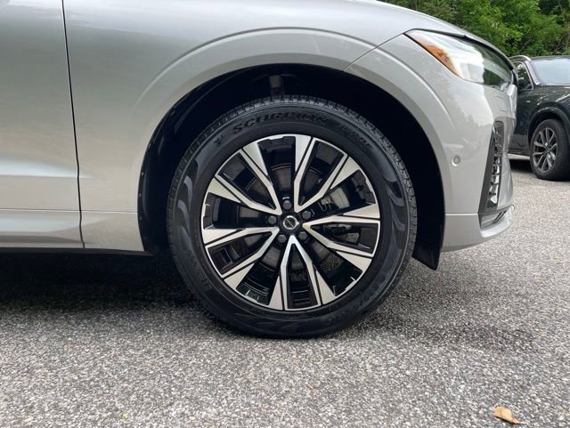 Certified 2023 Volvo XC60 B5 Plus AWD/4WD image 25