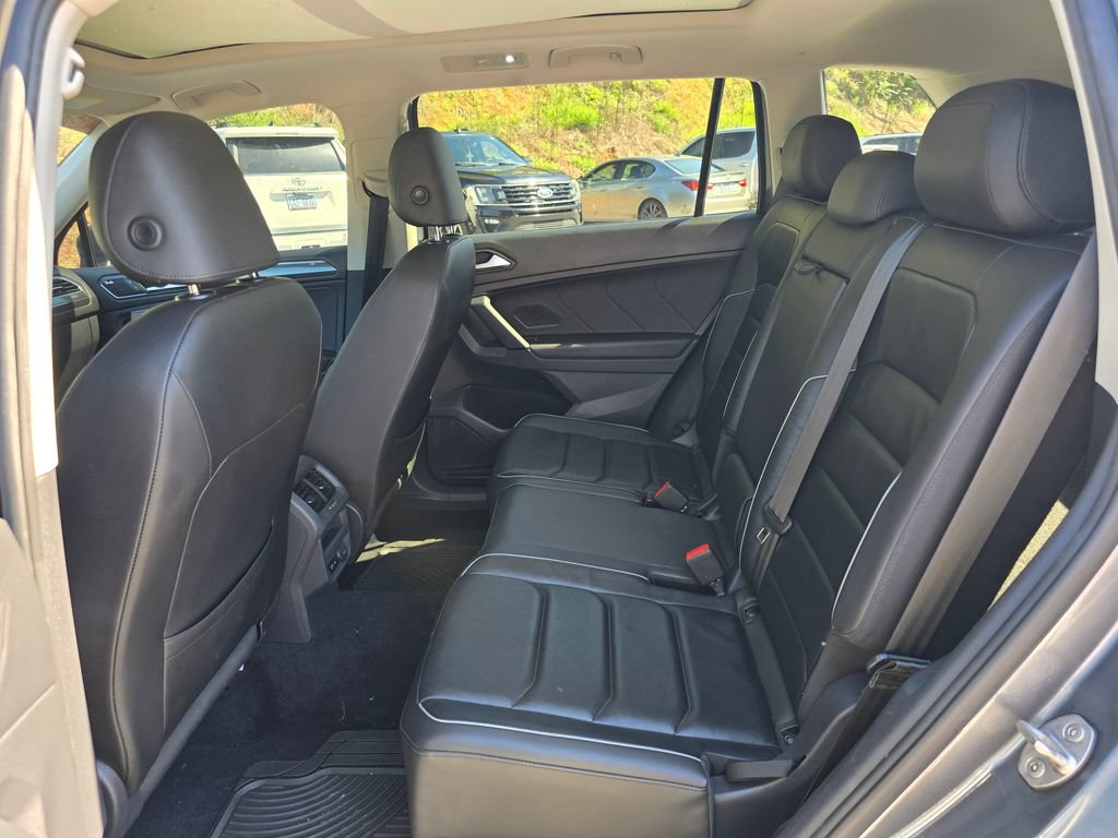 Used 2019 Volkswagen Tiguan SEL Premium AWD/4WD image 10
