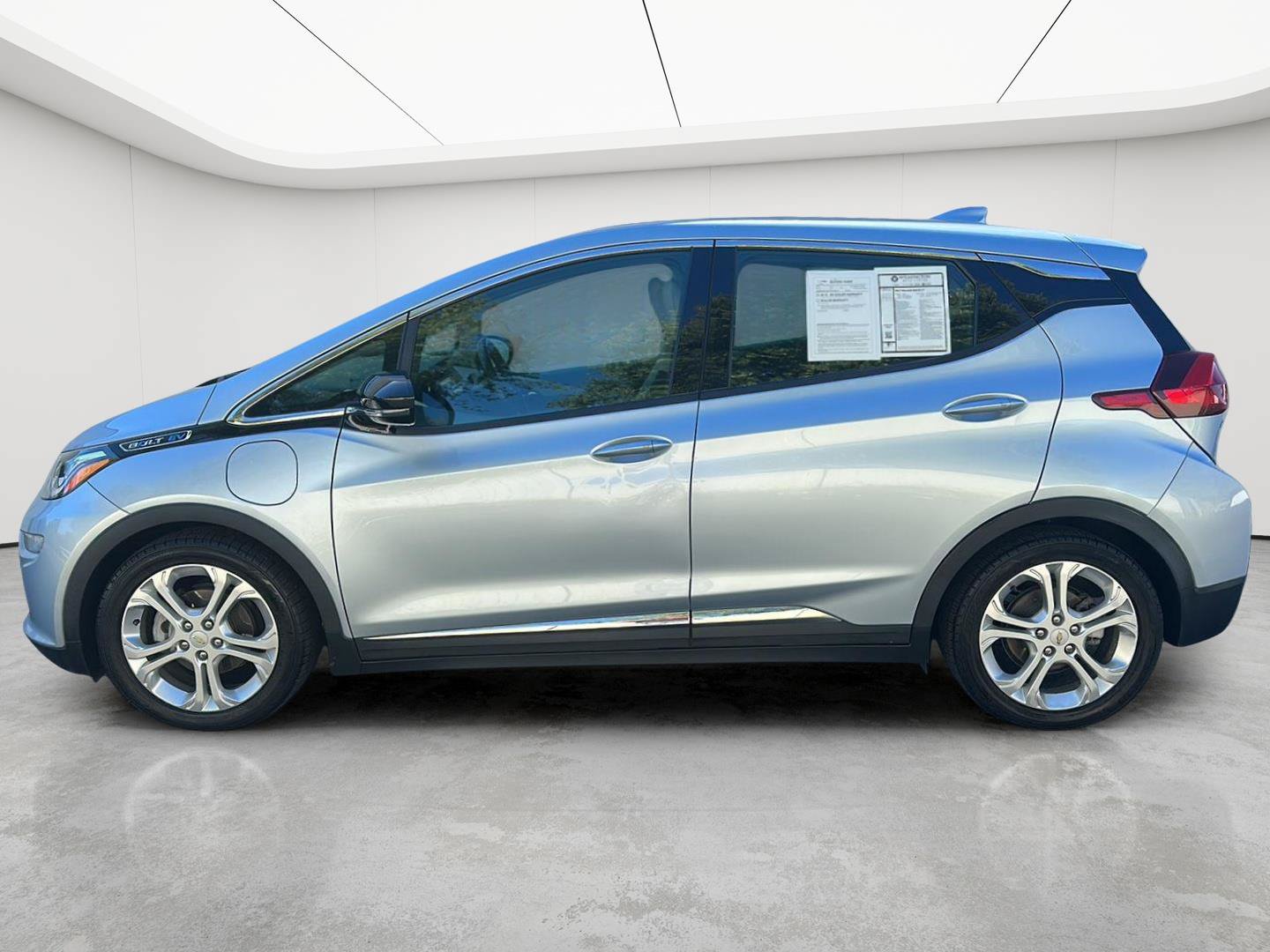 Used 2017 Chevrolet Bolt LT FWD image 33