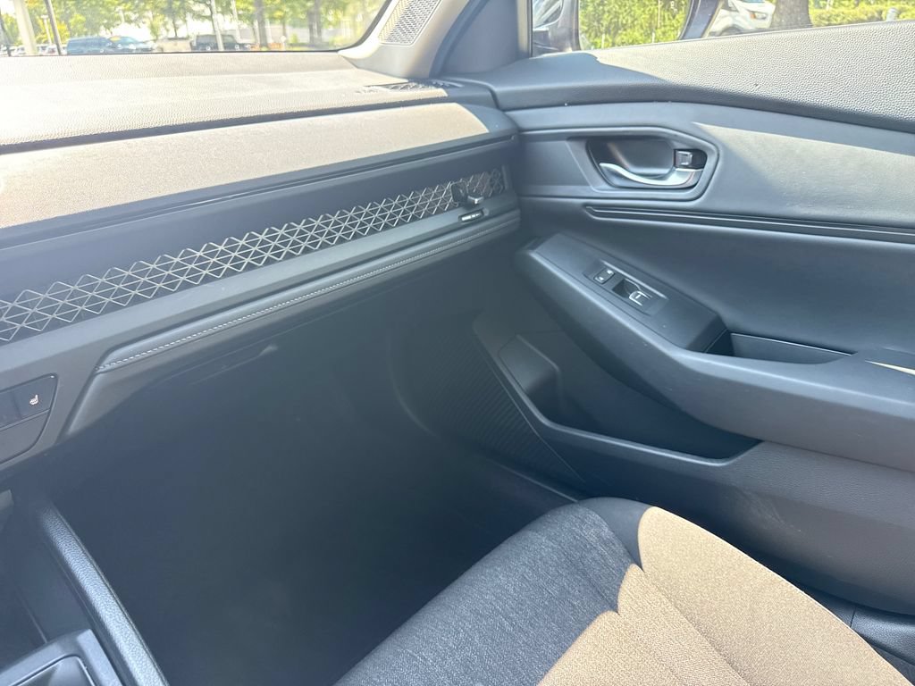 Certified 2025 Honda Accord SE image 18