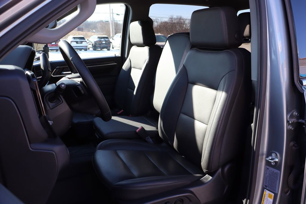 Used 2024 Chevrolet Silverado 3500 LTZ image 17