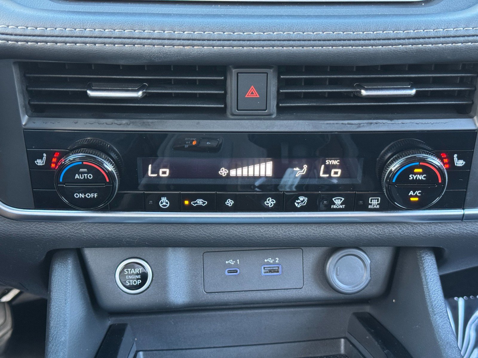 Used 2023 Nissan Rogue SV w/ SV Premium B Package FWD image 25