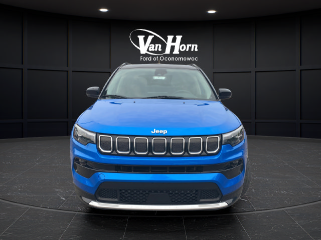 Used 2022 Jeep Compass Limited w/ Elite Group AWD/4WD image 2