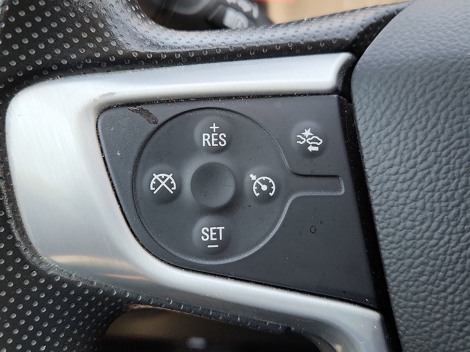 Used 2023 GMC Terrain SLE AWD/4WD image 17