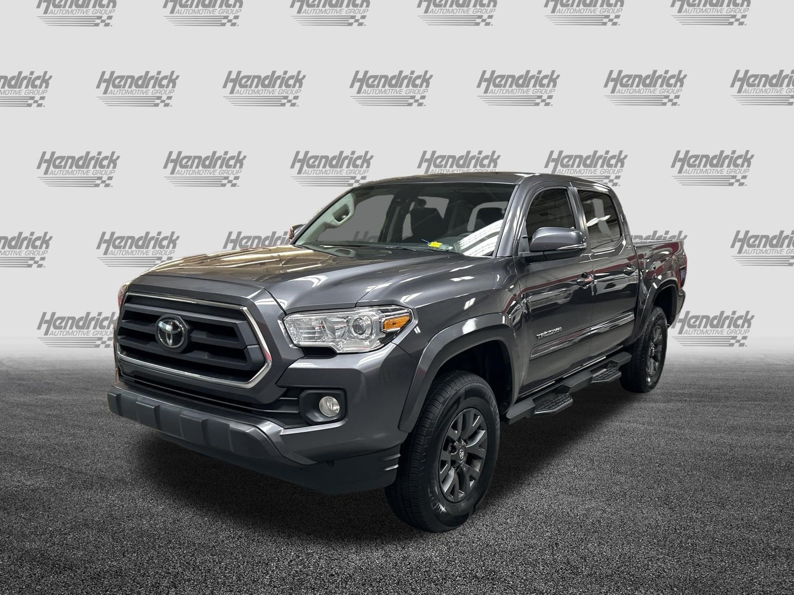 Used 2023 Toyota Tacoma SR5 AWD/4WD image 5