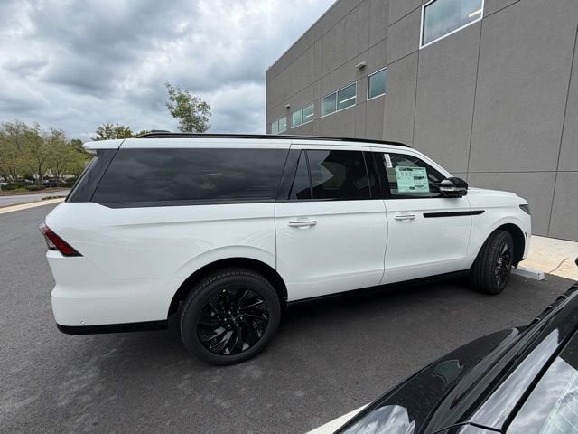 New 2025 Lincoln Navigator L Reserve w/ Jet Appearance Package image 14