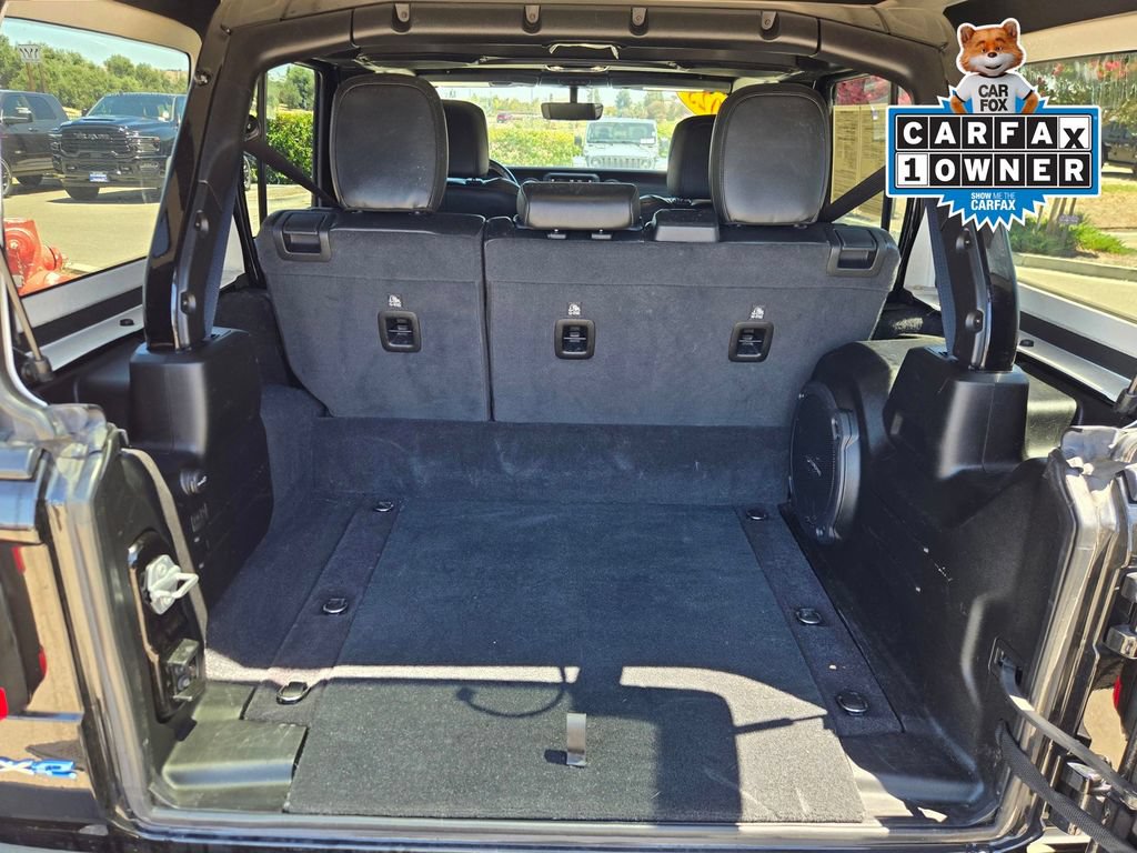 Used 2023 Jeep Wrangler Unlimited Sahara w/ Cold Weather Group AWD/4WD image 32