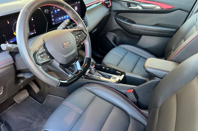 Used 2025 Chevrolet TrailBlazer RS w/ Driver Confidence Package FWD image 12