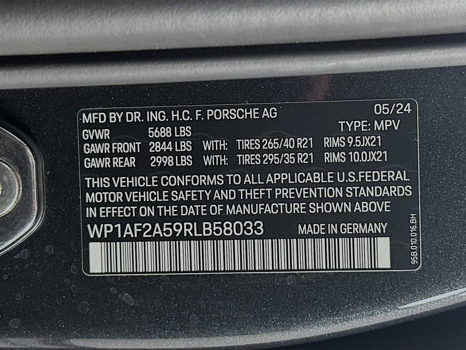 Certified 2024 Porsche Macan GTS image 33