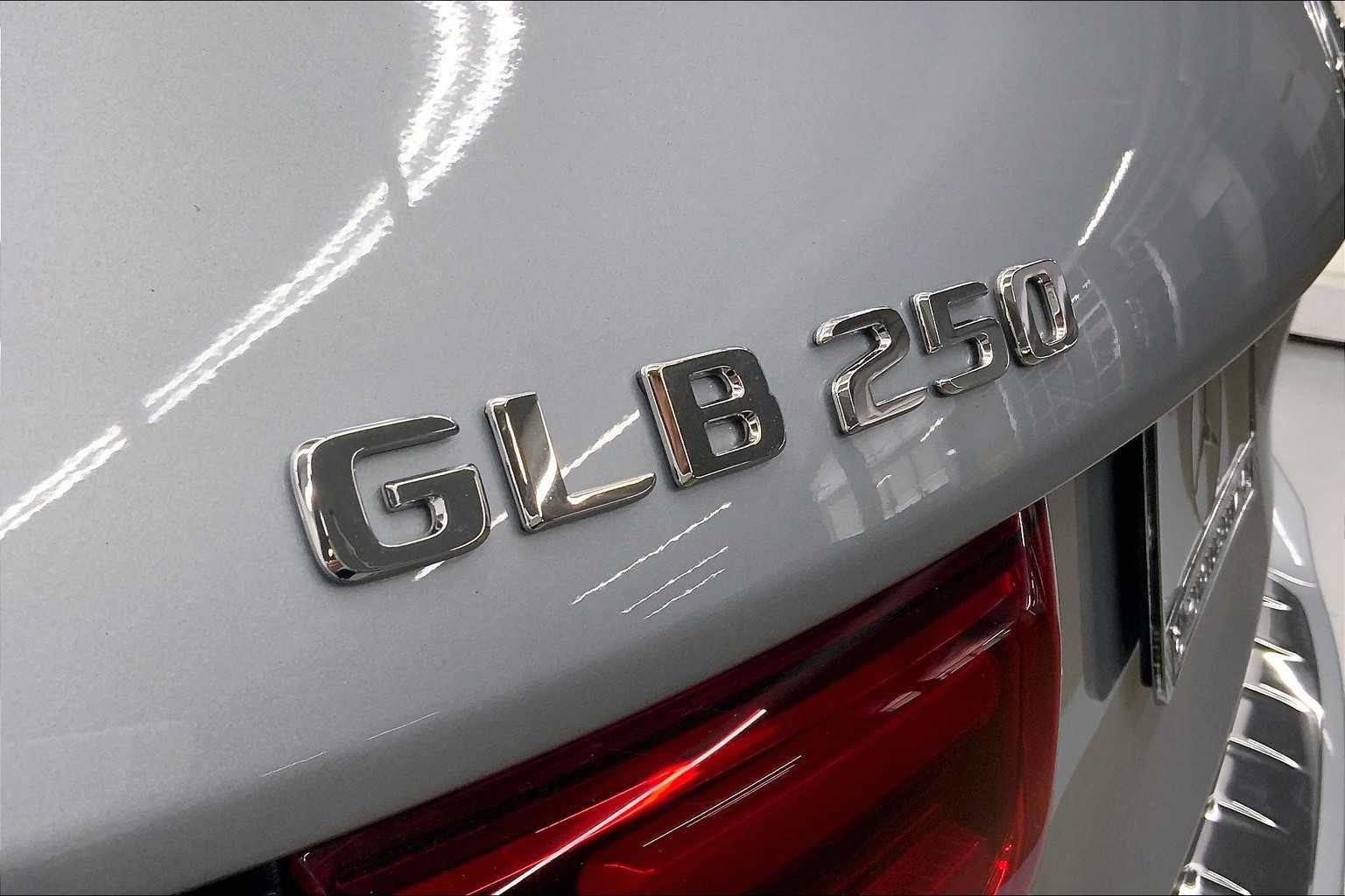 Used 2026 Mercedes-Benz GLB 250 image 15