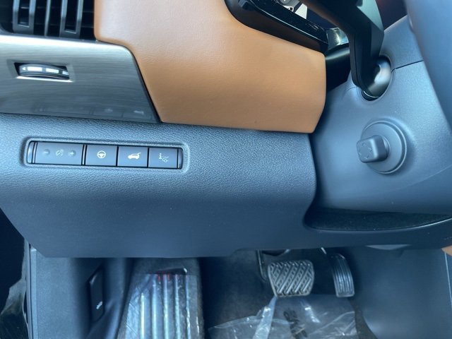 Used 2023 Nissan Pathfinder Platinum image 25