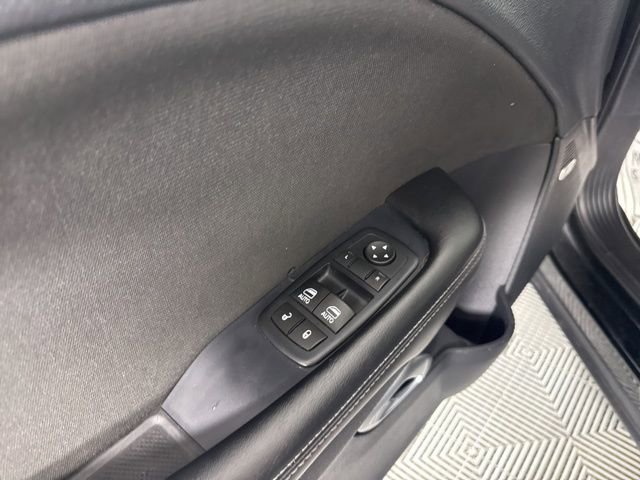 Used 2016 Dodge Challenger SXT w/ Driver Convenience Group RWD image 23