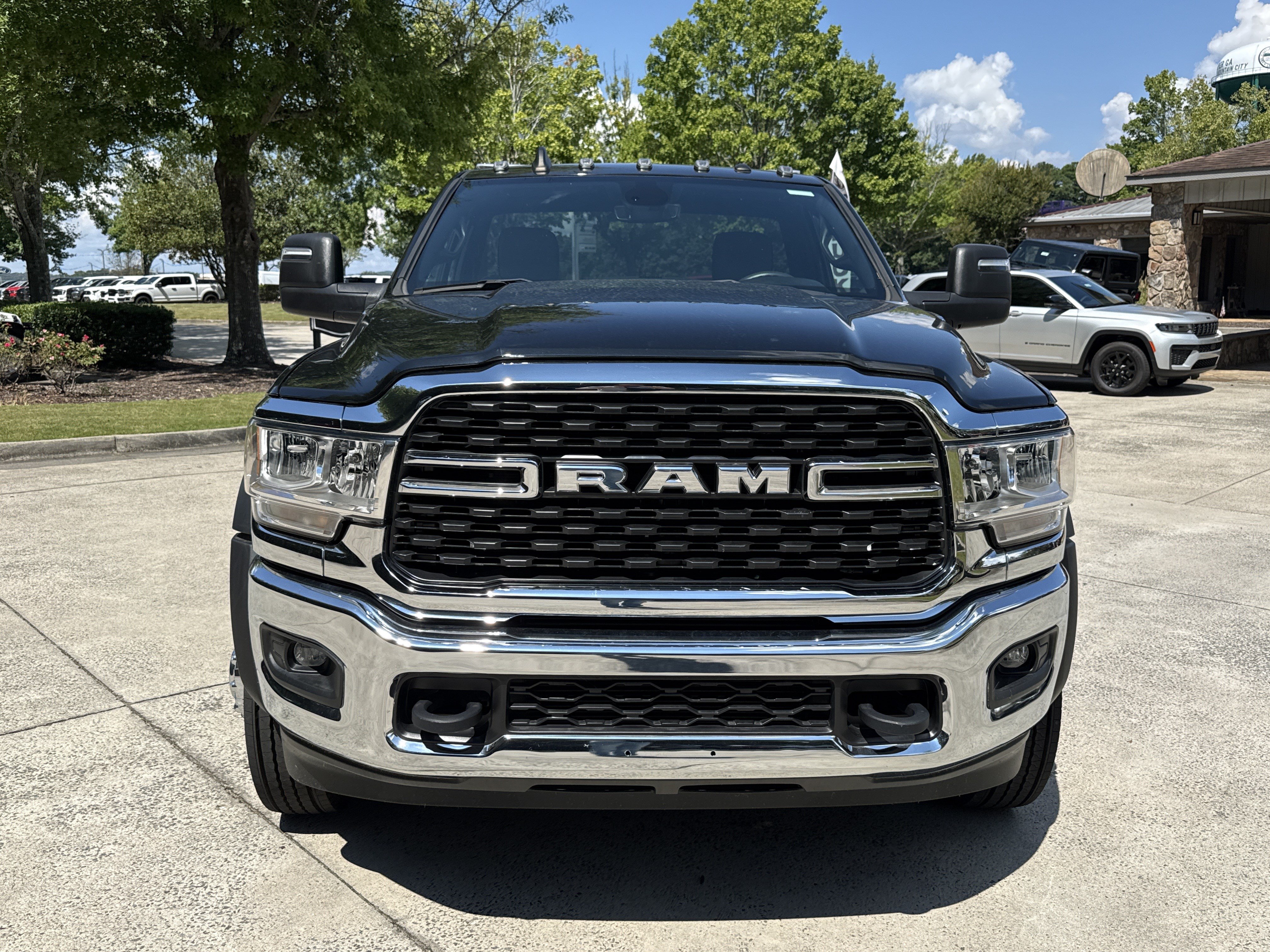 New 2024 RAM 5500 SLT w/ Quick Order Package 2YG SLT RWD image 2