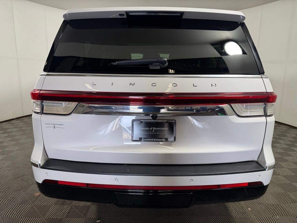 Certified 2024 Lincoln Navigator L Reserve AWD/4WD image 4