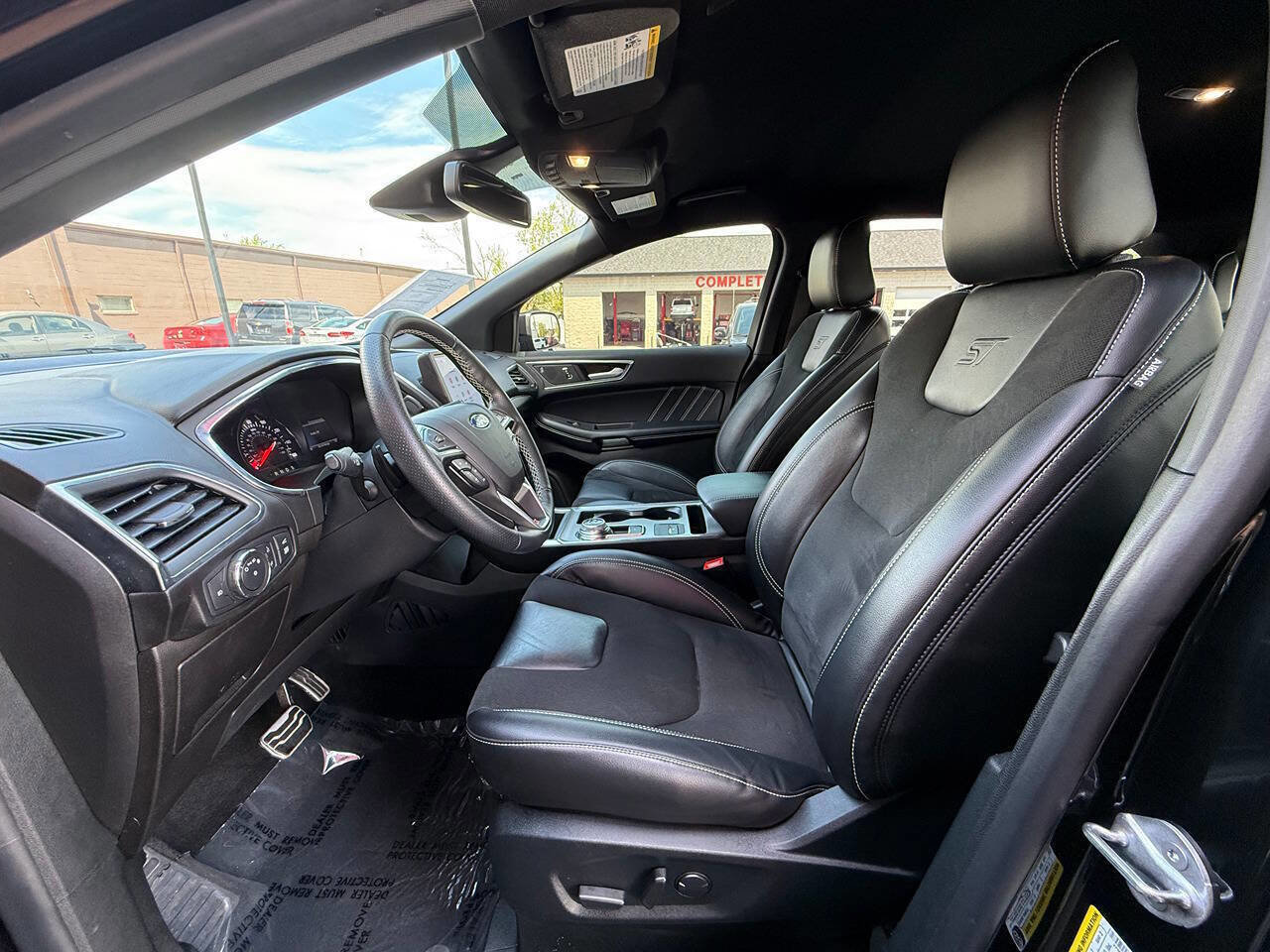 Used 2021 Ford Edge ST image 17