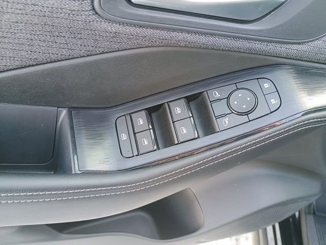 Used 2023 Nissan Rogue SV image 23