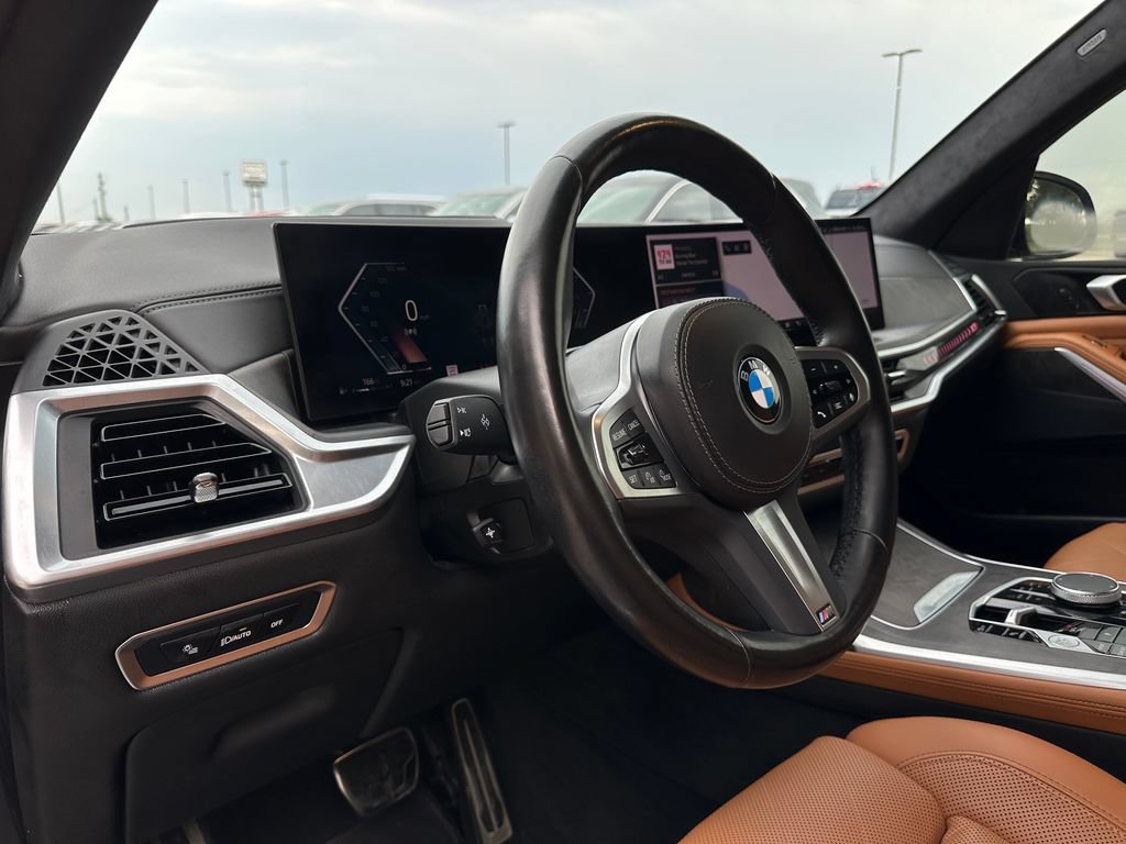 Used 2024 BMW X7 xDrive40i w/ M Sport Package AWD/4WD image 17