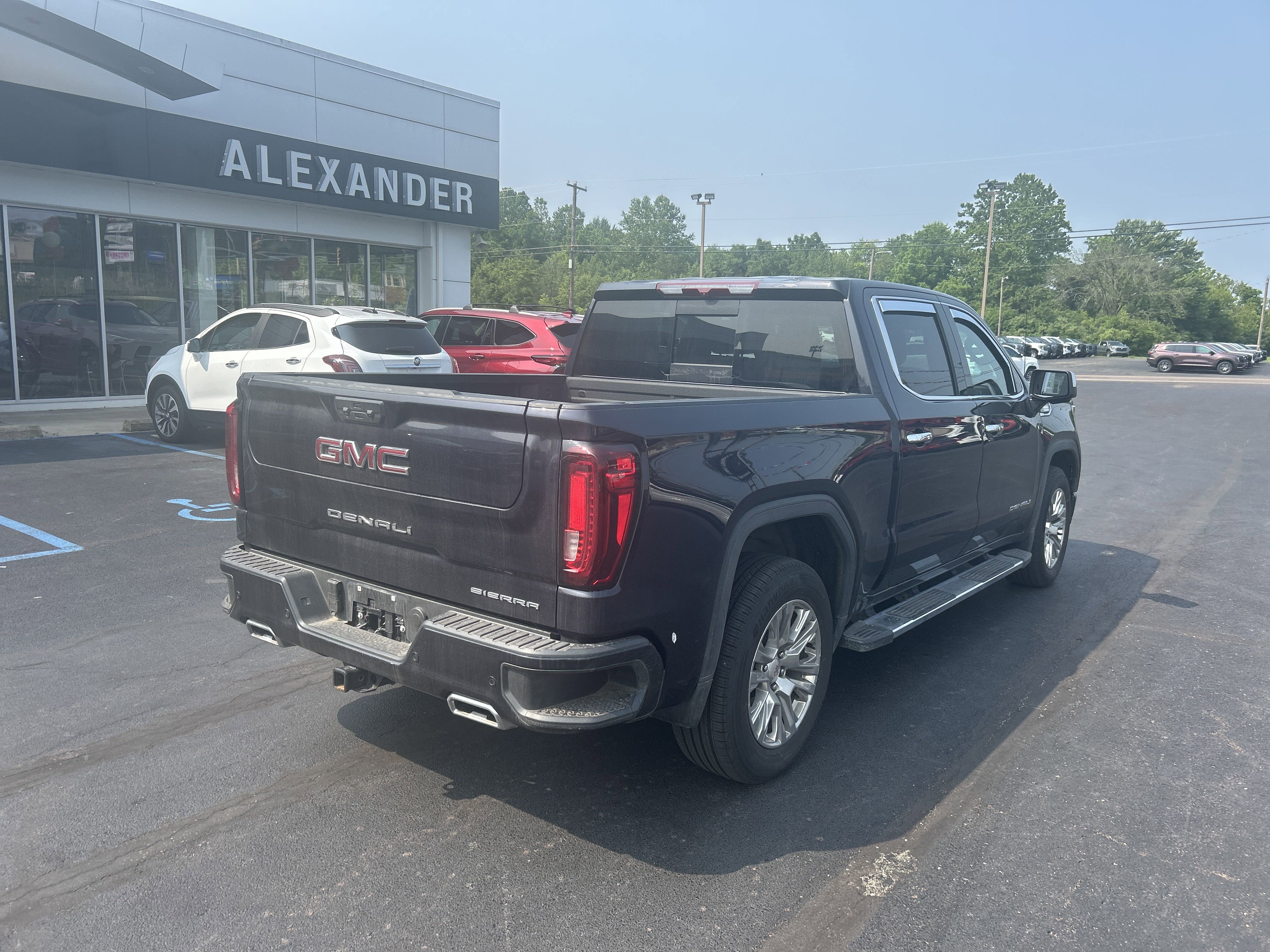 Used 2023 GMC Sierra 1500 Denali image 3