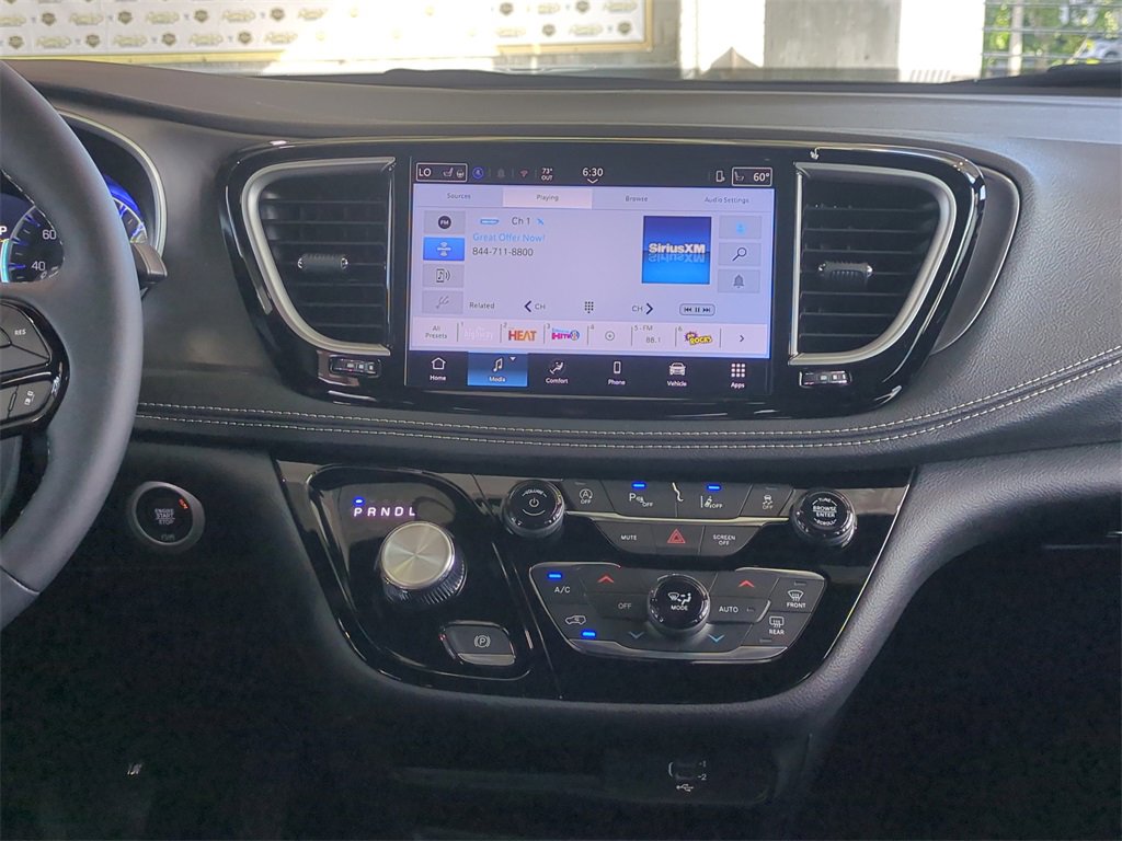 New 2026 Chrysler Pacifica Select image 19