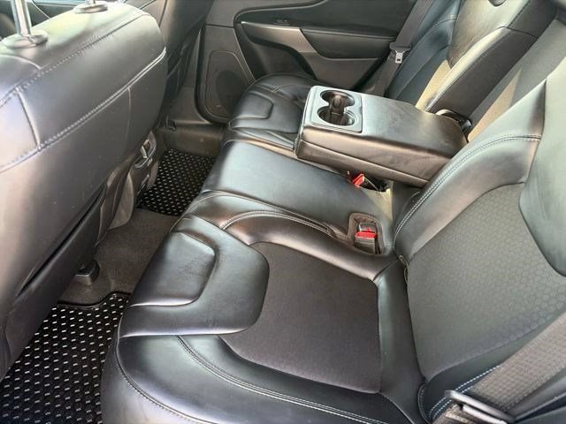 Used 2020 Jeep Cherokee Latitude Plus w/ Cold Weather Group AWD/4WD image 31
