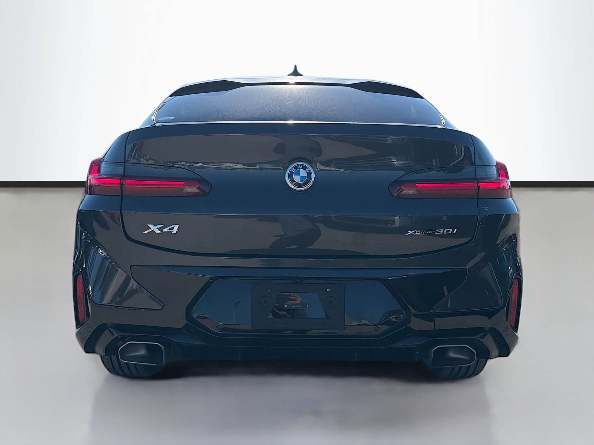 Certified 2025 BMW X4 xDrive30i image 5