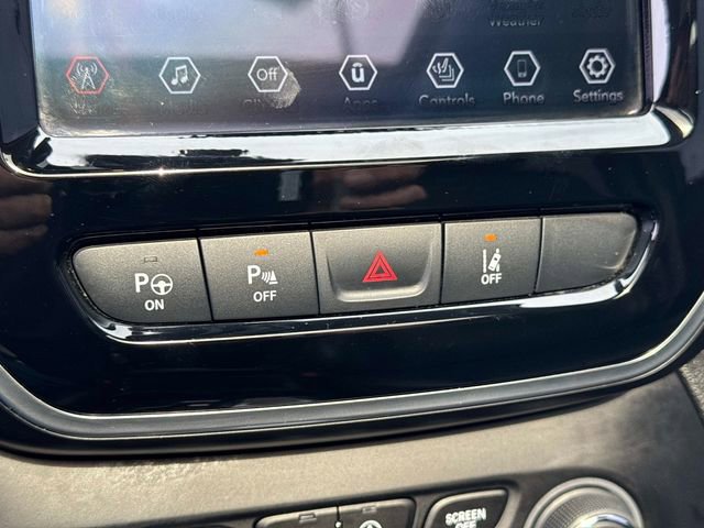 Used 2021 Jeep Cherokee Limited image 23