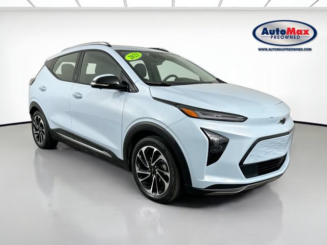 Used 2023 Chevrolet Bolt EUV Premier w/ Sun & Sound Package FWD image 1