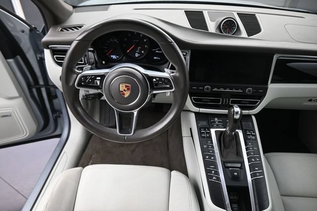 Used 2019 Porsche Macan AWD/4WD image 22