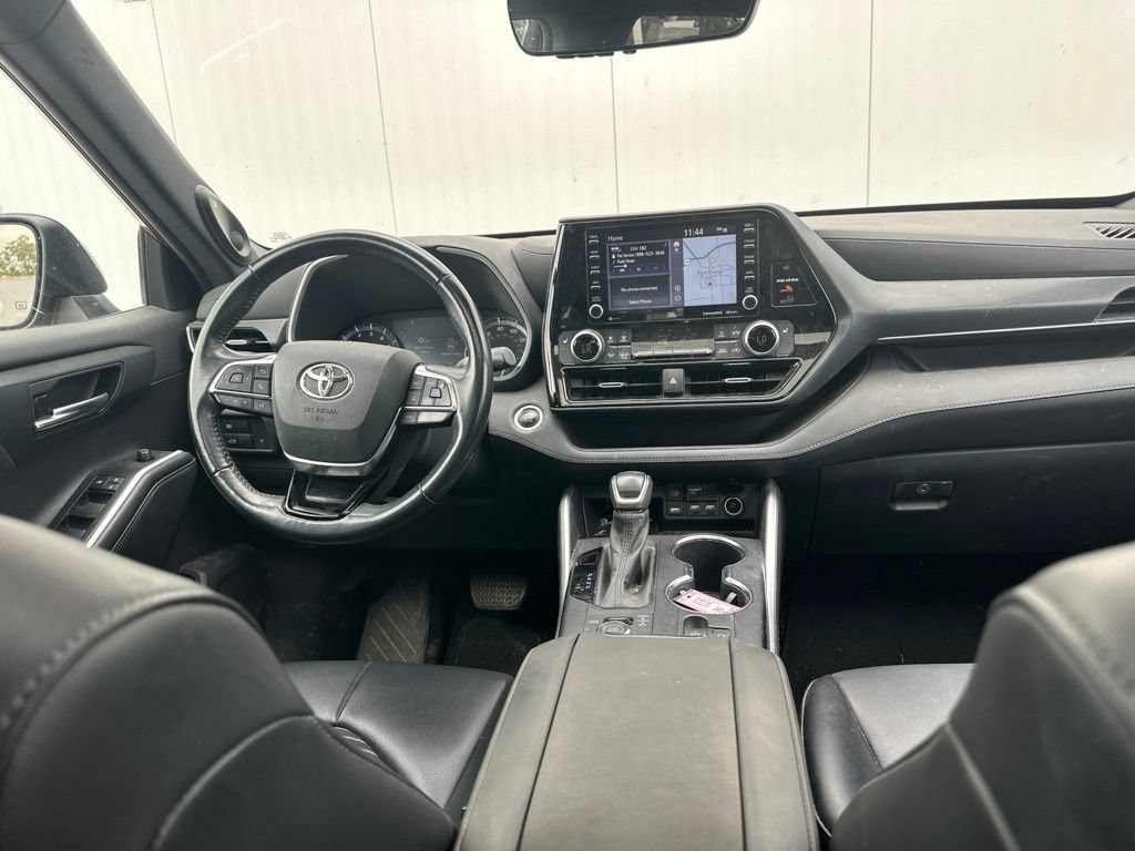 Used 2021 Toyota Highlander XSE AWD/4WD image 32