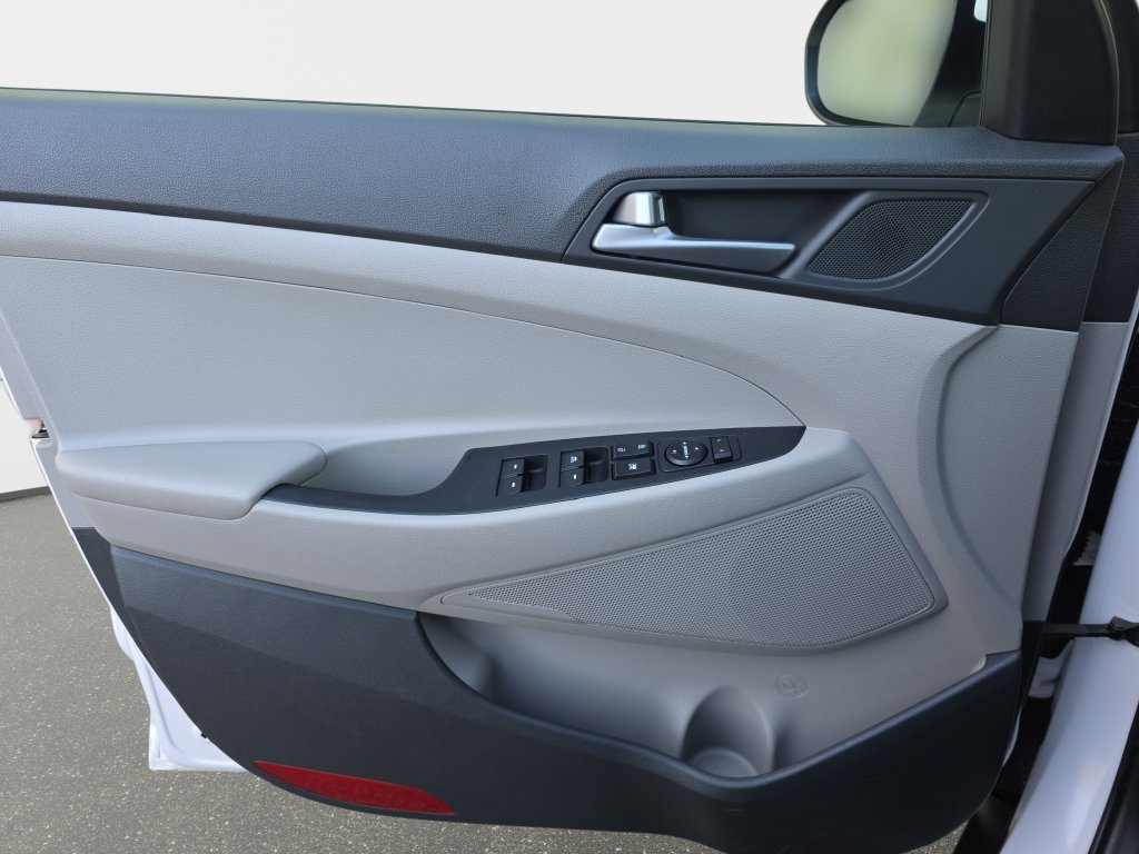 Used 2016 Hyundai Tucson Sport FWD image 29