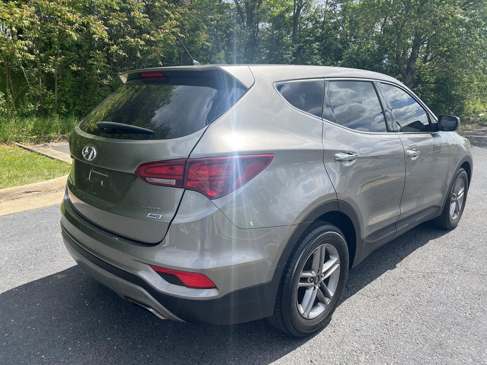 Used 2018 Hyundai Santa Fe Sport AWD/4WD image 3