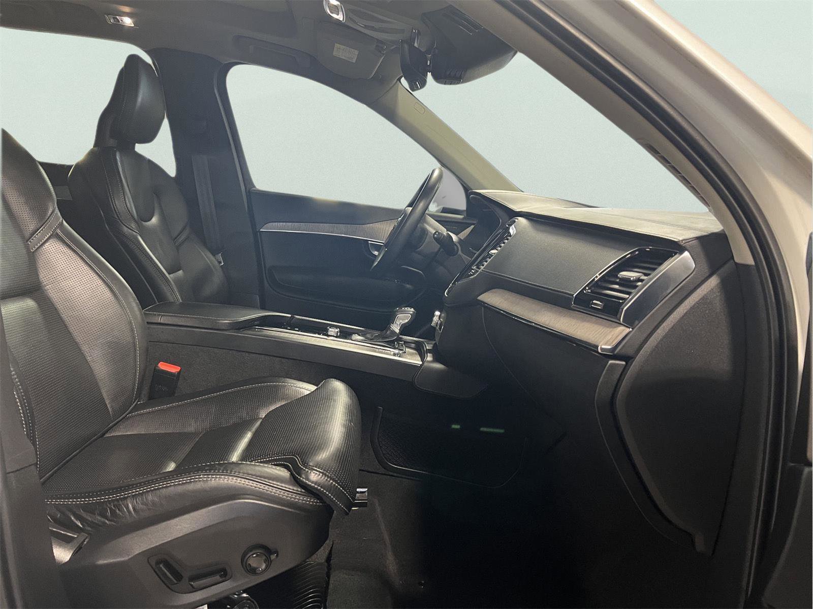Used 2021 Volvo XC90 T6 Inscription image 14