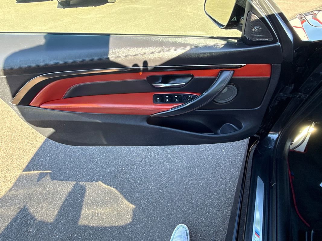 Used 2015 BMW M4 image 22