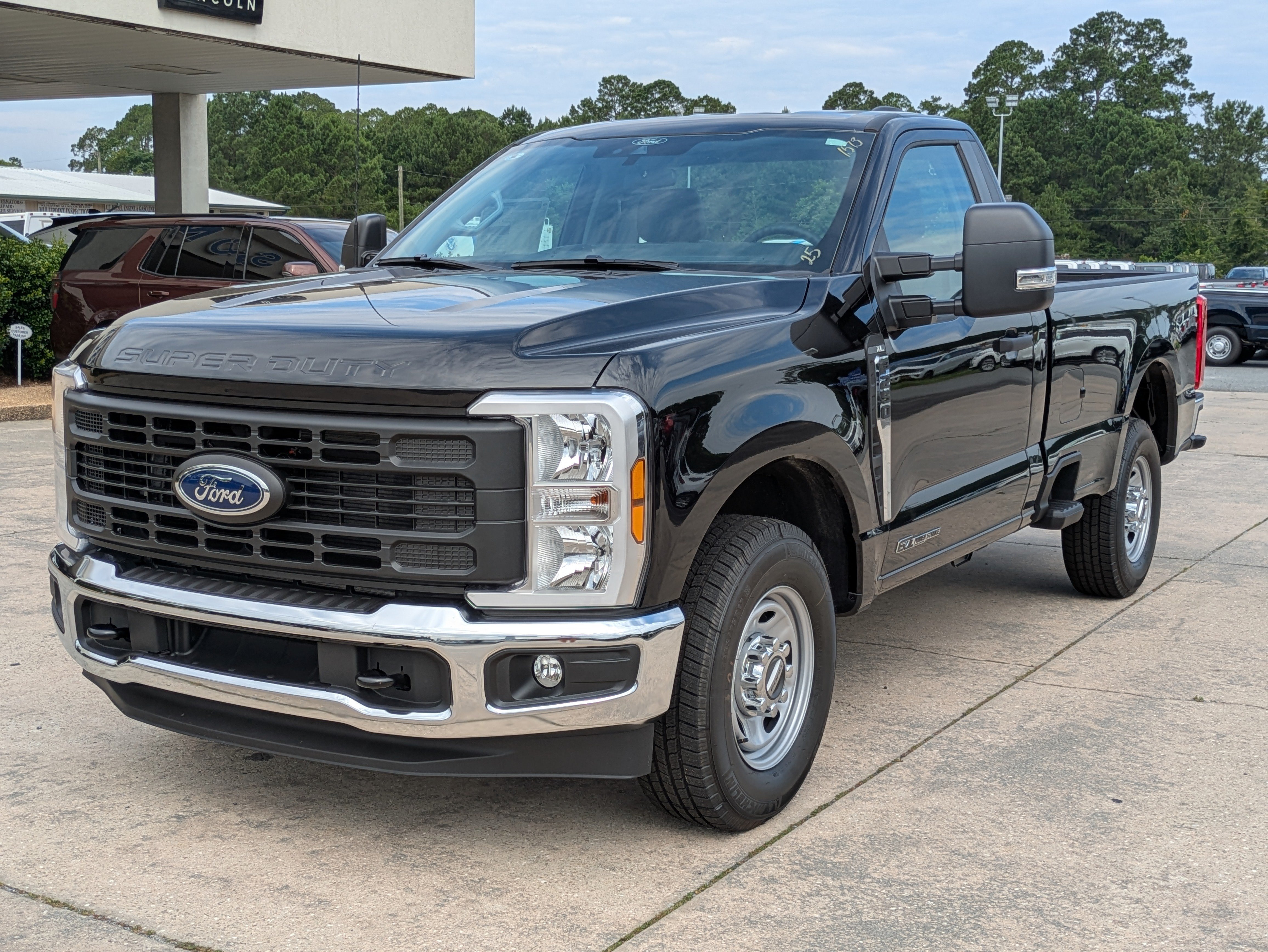 Used 2025 Ford F250 XL w/ XL Chrome Package RWD image 2