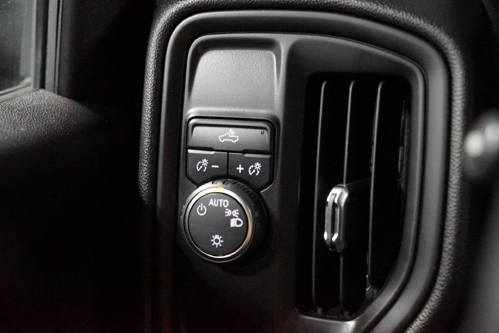 Used 2024 Chevrolet Silverado 1500 Custom w/ Turbomax Blackout Package RWD image 22