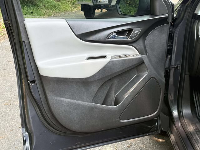 Certified 2022 Chevrolet Equinox LS w/ Driver Confidence II Package FWD image 9