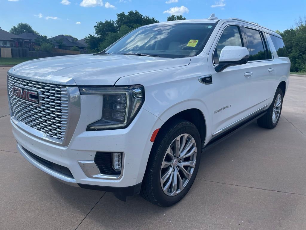 Used 2022 GMC Yukon XL Denali AWD/4WD image 1