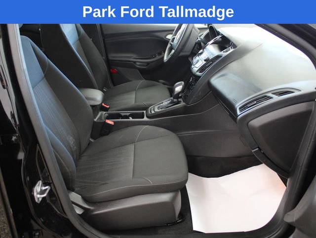 Used 2018 Ford Focus SE w/ SE Appearance Package image 22