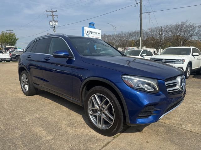 Used 2018 Mercedes-Benz GLC 300 4MATIC image 3