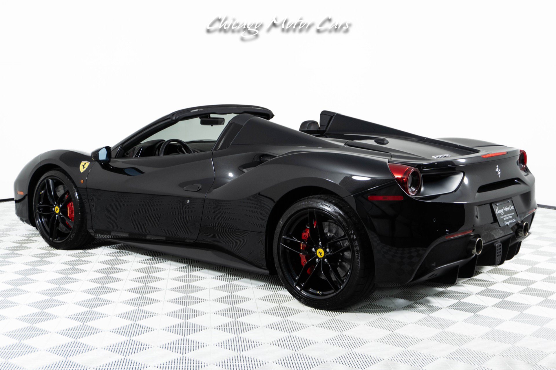 Used 2018 Ferrari 488 Spider RWD image 13